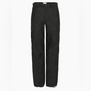 Aritzia New Supply Cargo Pant | size 8 | Black